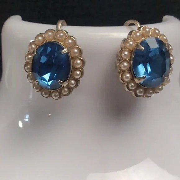 Vintage CORO Screwback Blue and Gold Tone Earrings - Picture 2 of 8